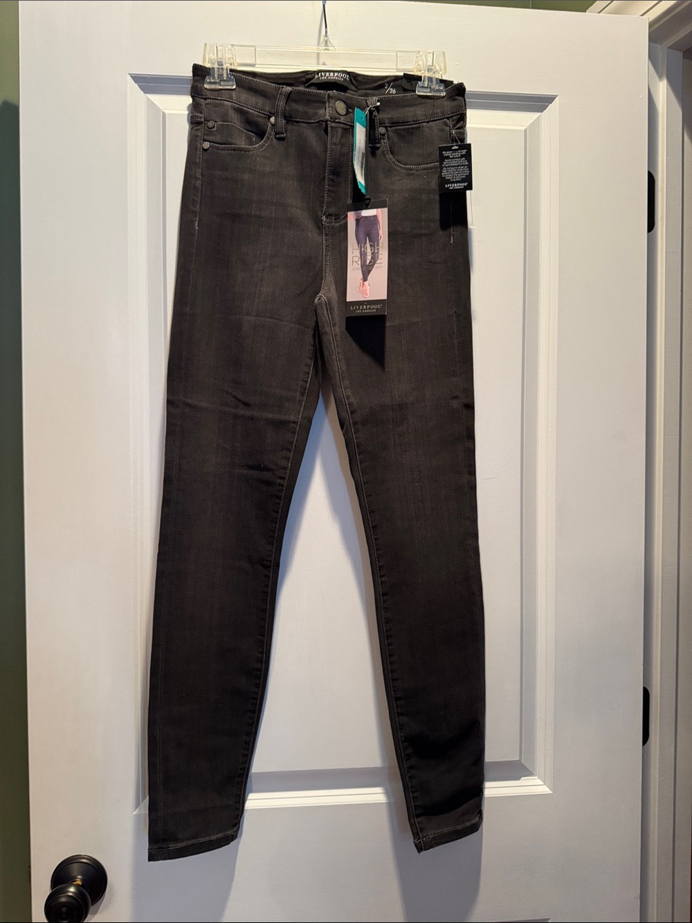 Liverpool Women's Skinny Pants in Charcoal